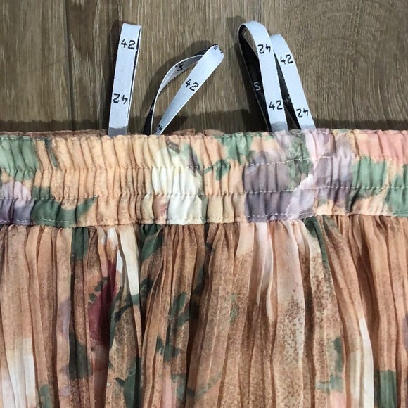 Like new! - GERRY WEBER Crinkle Pleat Skirt - Picture 3 of 11